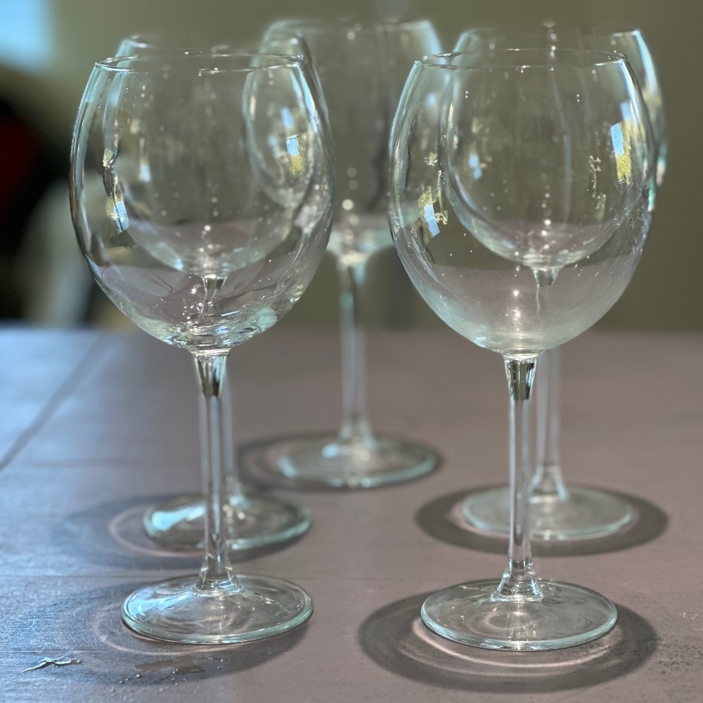 Williams Sonoma 5 wine glasses